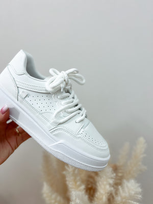 sneaker 'everyday babes'