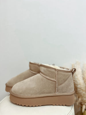 boots 'fluffy camel'