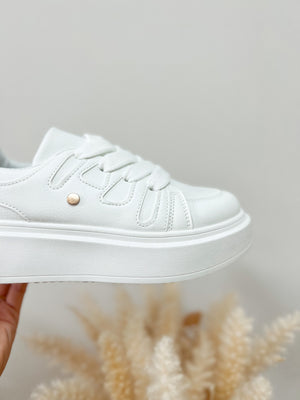 sneaker 'white ones'