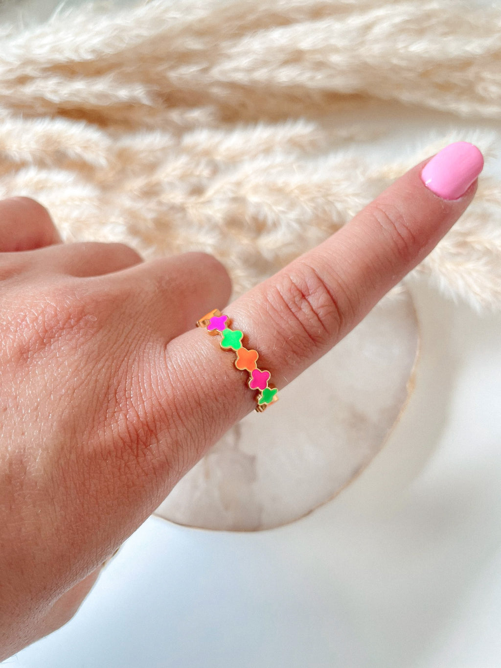 ring 'color luck'