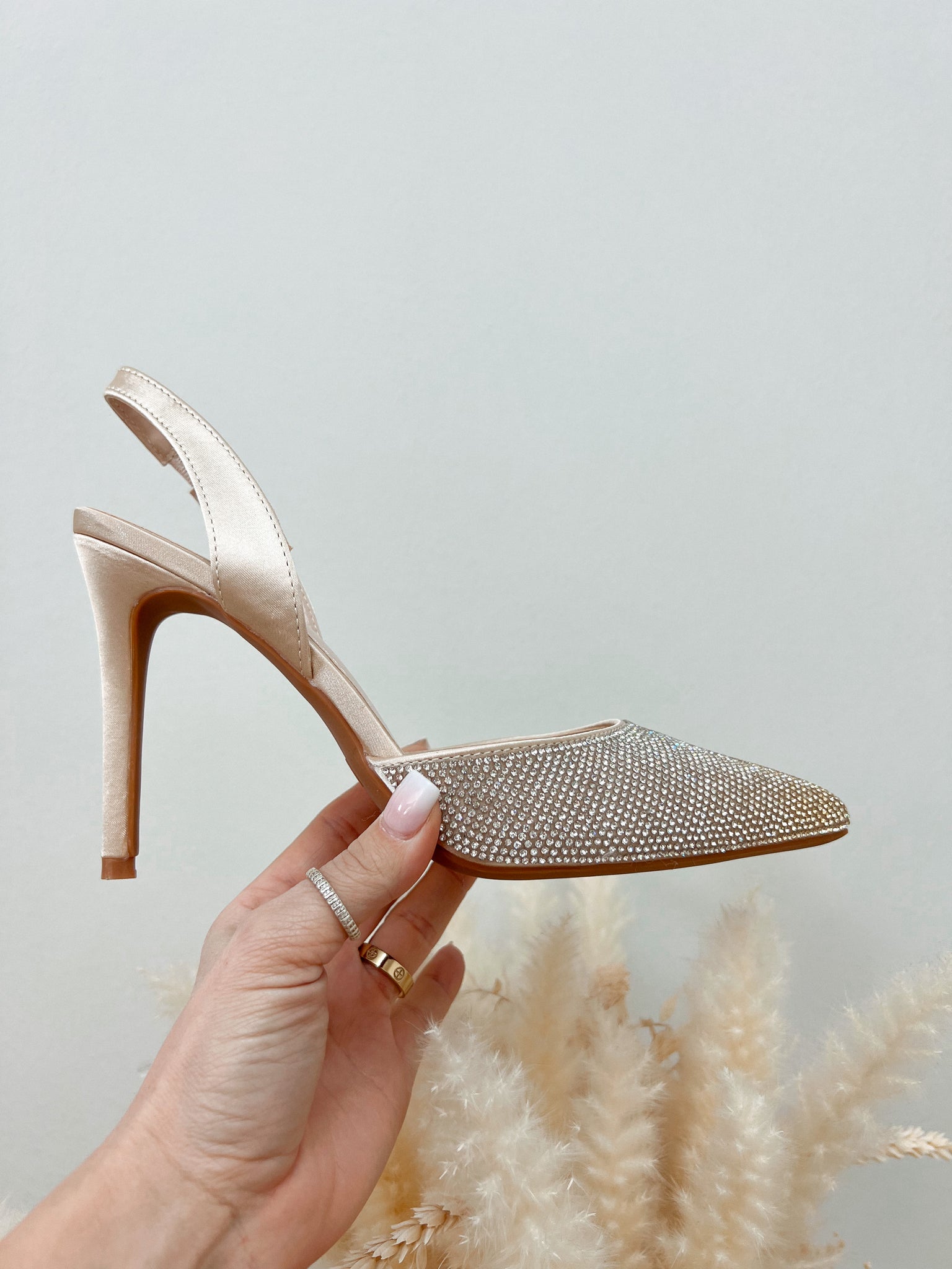 high heels 'gold vs silver'