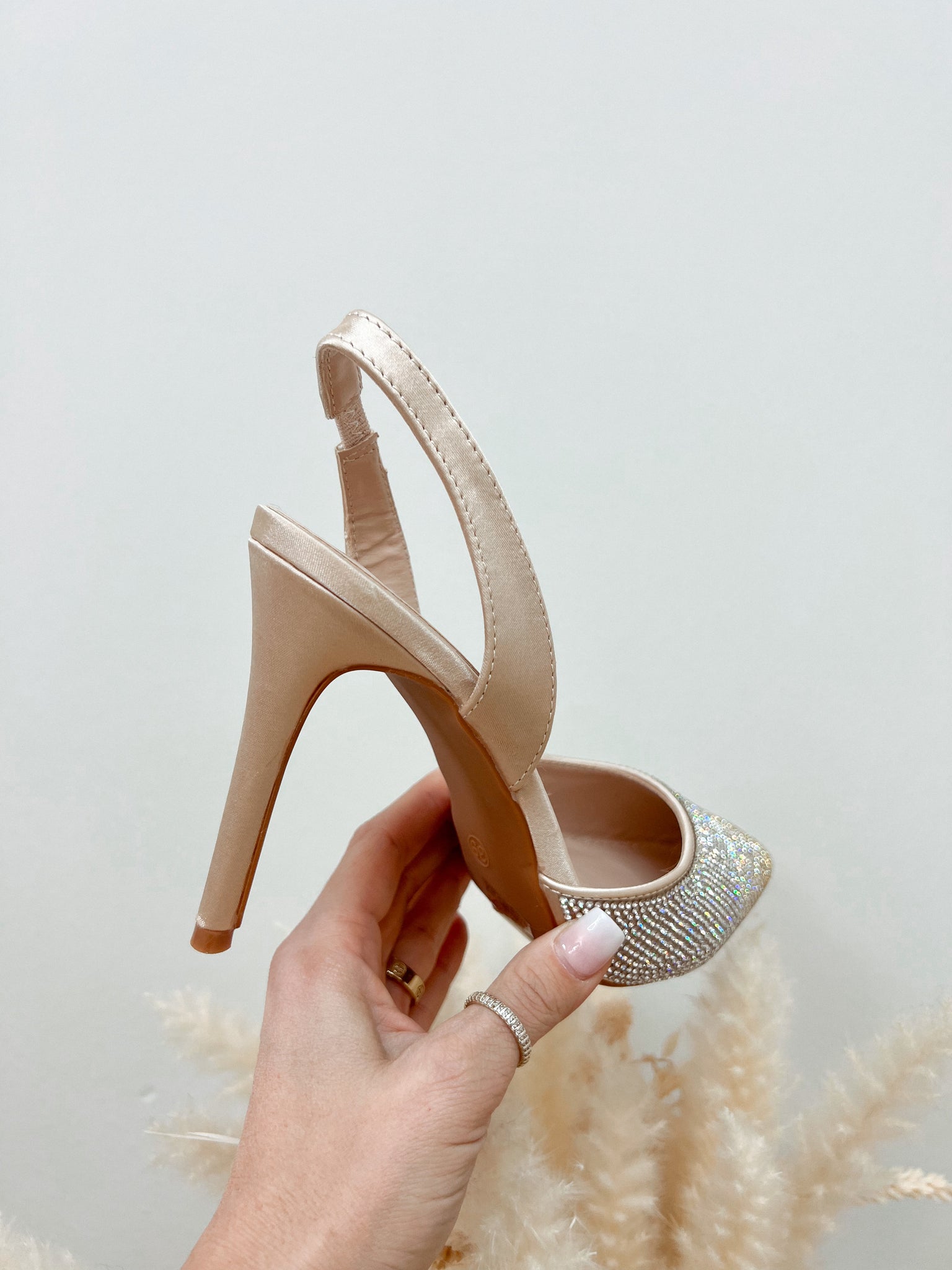 high heels 'gold vs silver'